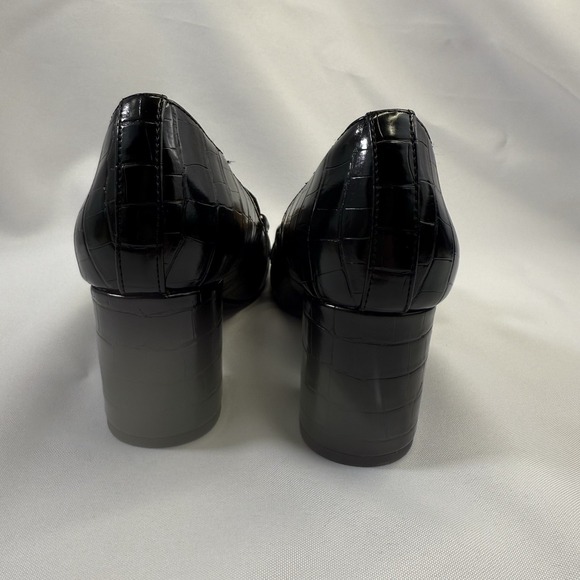 Liz Claiborne Croc Embossed Block Heel Loafers Black‎ W/Gold Chain Size 6 Classy - Picture 6 of 9